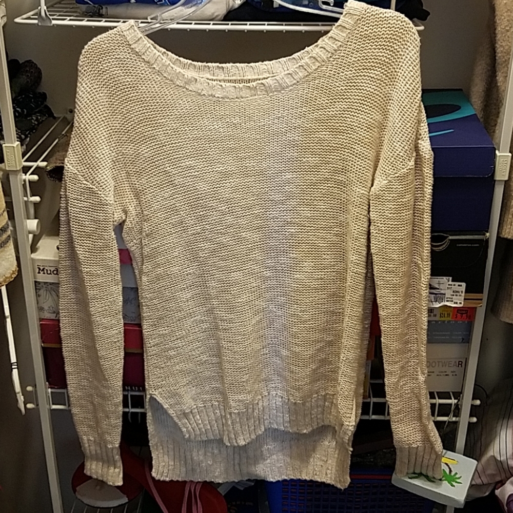 White/cream sweater